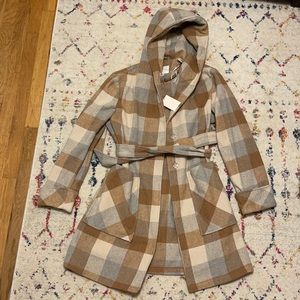 Bnwt a new day shaket!